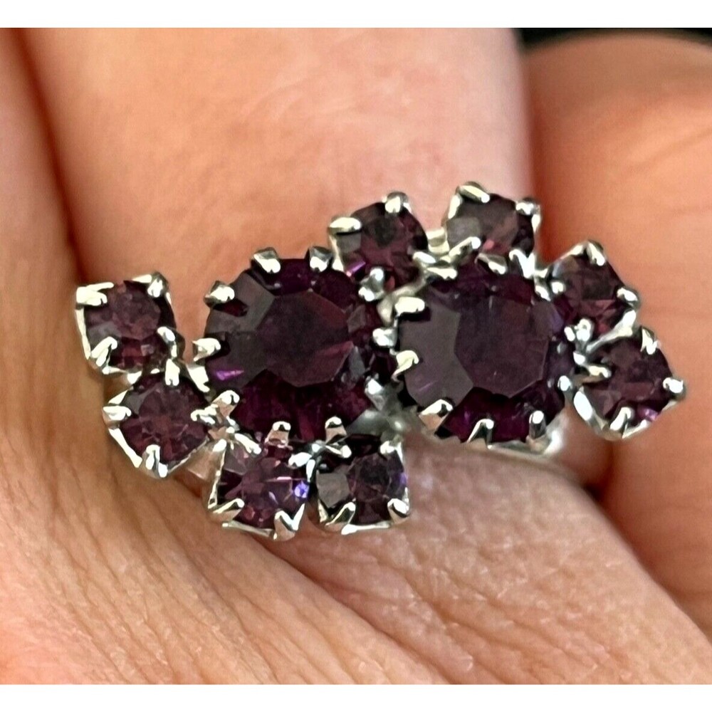 Vintage 1960s Cocktail Ring Mid Century Purple Rhinestone Dimensional - 4I